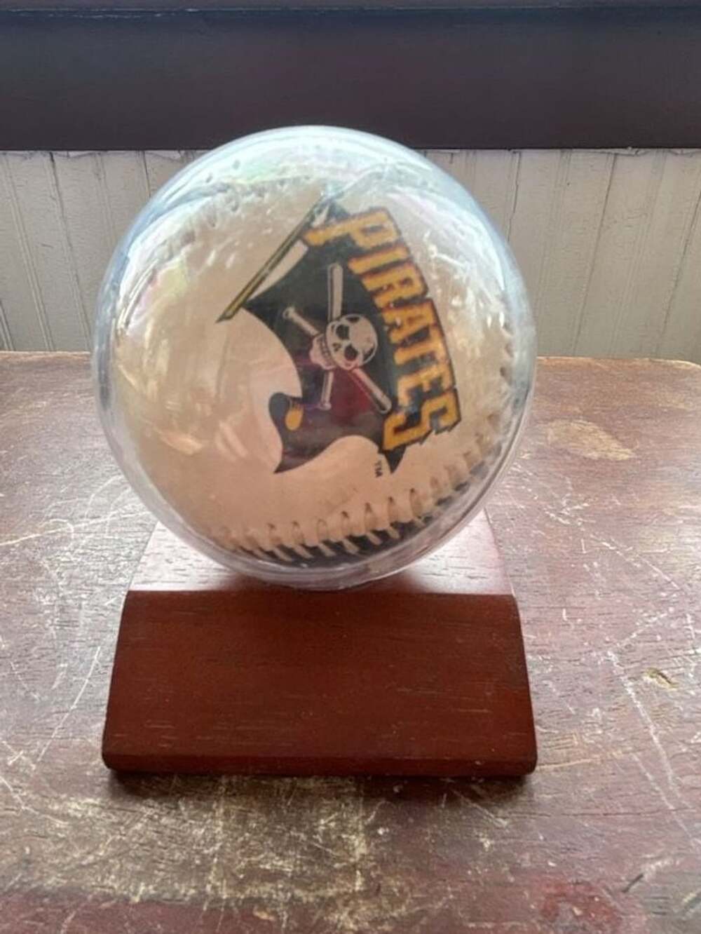 Pittsburgh Pirates MLB Limited Edition Fotoball with Wood Stand